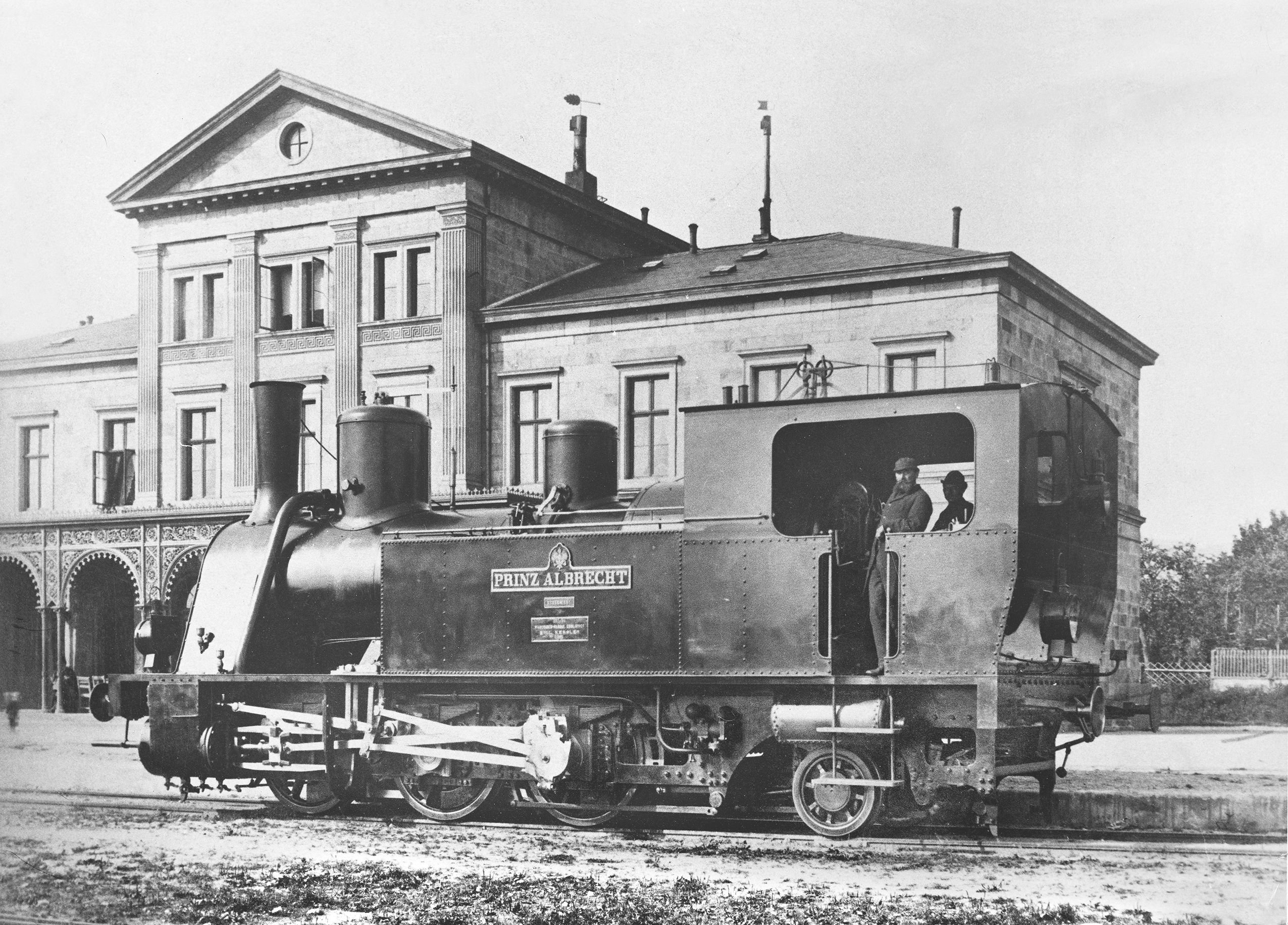 Heimatgeschichte im Harz: Was Halberstadt-Blankenburger Bahngeschichte mit seltsamen Geruch und einem Buch zu tun hat