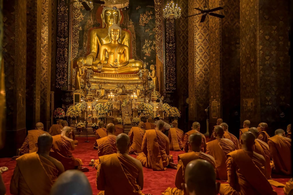 Mönche werden von der größtenteils buddhistischen Bevölkerung Thailands tief verehrt und gelten als moralische Vorbilder. (Archivbild)