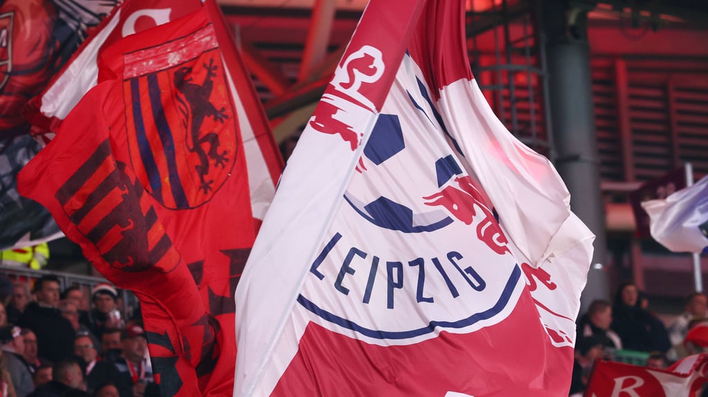 RB Leipzig absolviert am 9. August das letzte Testspiel der Saisonvorbereitung. 15.30 Uhr spielt RB gegen den FC Lens, der Verein bietet einen kostenlosen Livestream an.