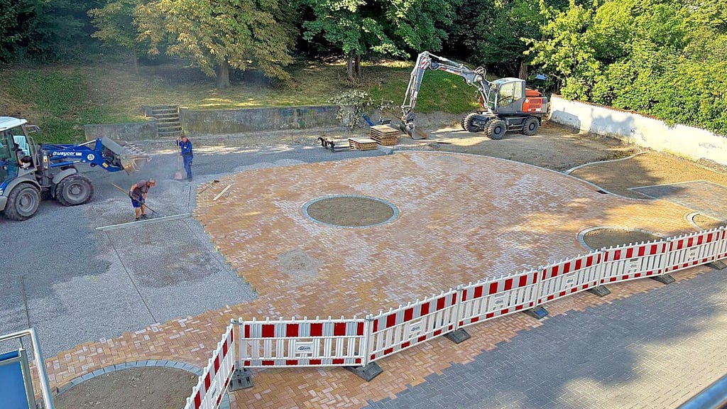 Hinter dem Schützenhaus Mücheln werden die Außenanlagen neu gestaltet.