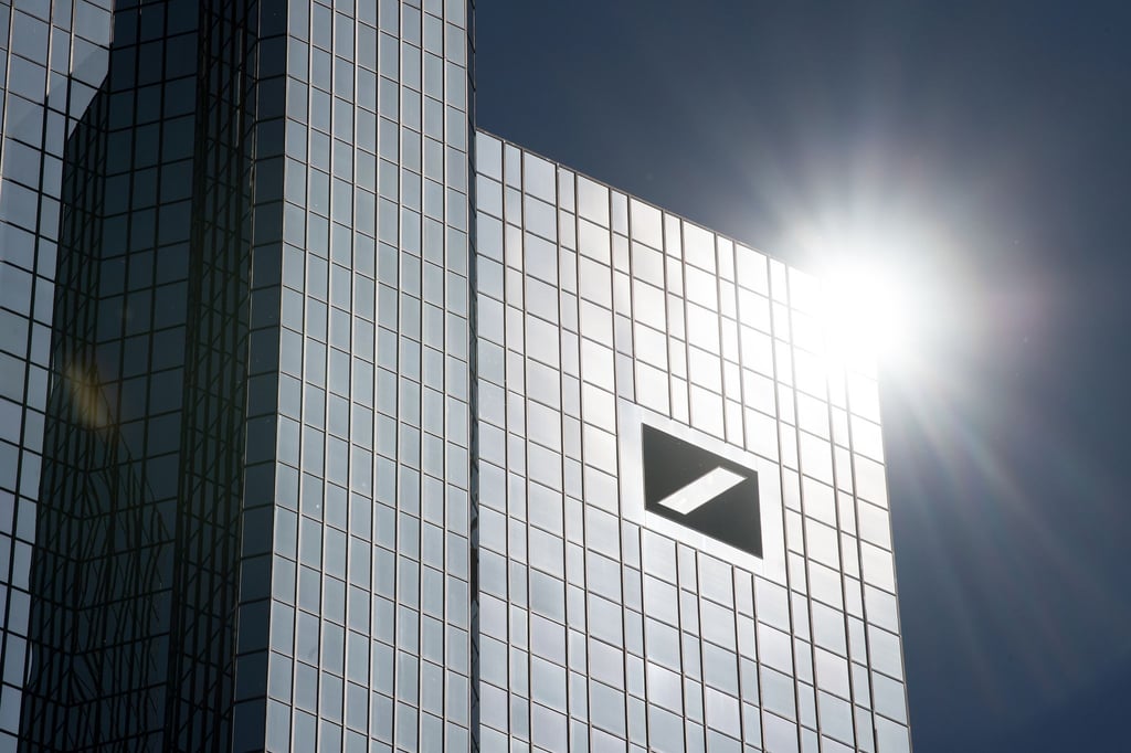 Die Deutsche Bank hat ihr Netz an Geldautomaten auf Vordermann gebracht (Archivbild)