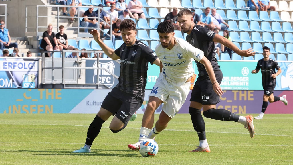 Abu-Bekir El-Zein (Mitte) brachte den FCM in Chemnitz in Führung.