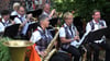 Das Genthiner Blasorchester spielt am Sonntag vor dem Stadtkulturhaus. 