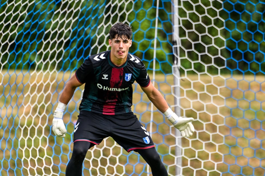 Robert Kampa vom 1. FC Magdeburg II musste beim Test gegen Barockstadt Fulda Lehnertz gleich dreimal hinter sich greifen.