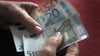 In Sachsen-Anhalt haben 1.472 Personen Geld aus dem Härtefallfonds für bedürftige Rentner erhalten. (Symbolfoto)