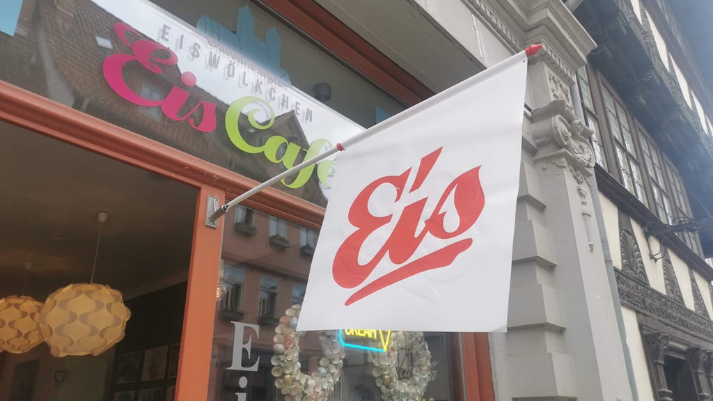 Das Eiswölkchen ist am Quedlinburger Marktplatz zu finden.