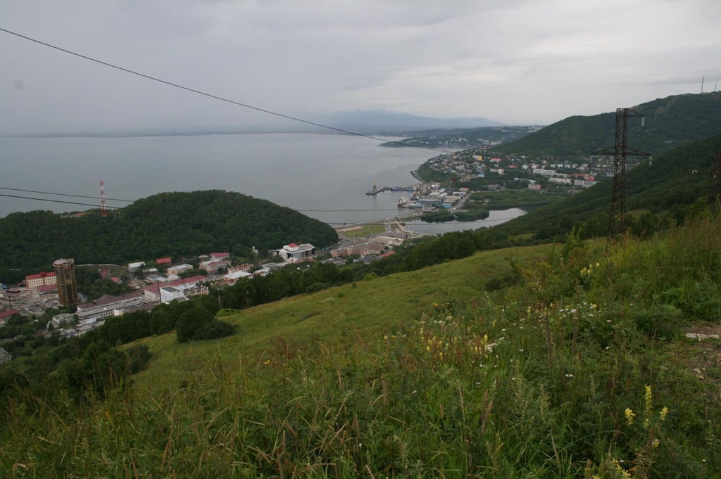 Die Menschen auf der Halbinsel Kamtschatka sind aufgerufen, sich bei Tsunami-Gefahr auf Anhöhen in Sicherheit zu bringen. (Archivbild)
