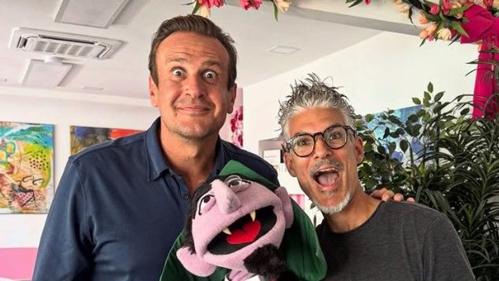 "Goodbye Deutschland"-Auswanderer Chris Töpperwien freut sich über den Besuch von Jason Segel.