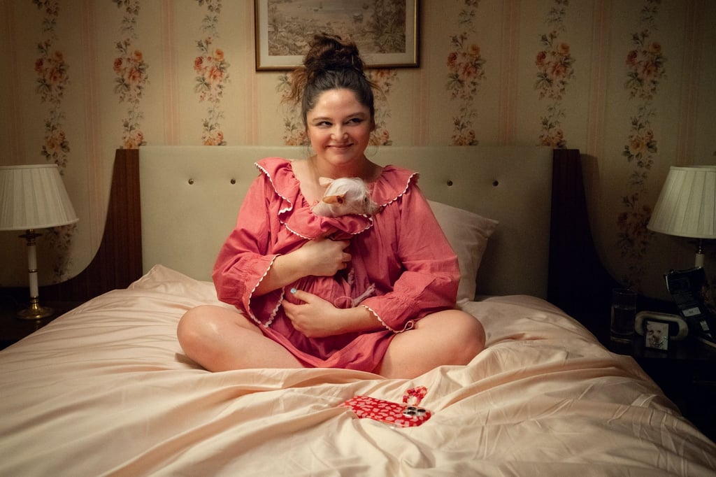 Comedian Megan Stalter spielt die Hauptrolle in der Netflix-Serie „Too Much“.
