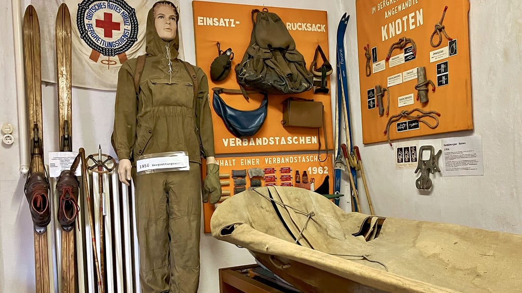 Dem Bergrettungsdienst war eine eigene Abtung im Skimuseum Friedrichsbrunn gewidmet.
