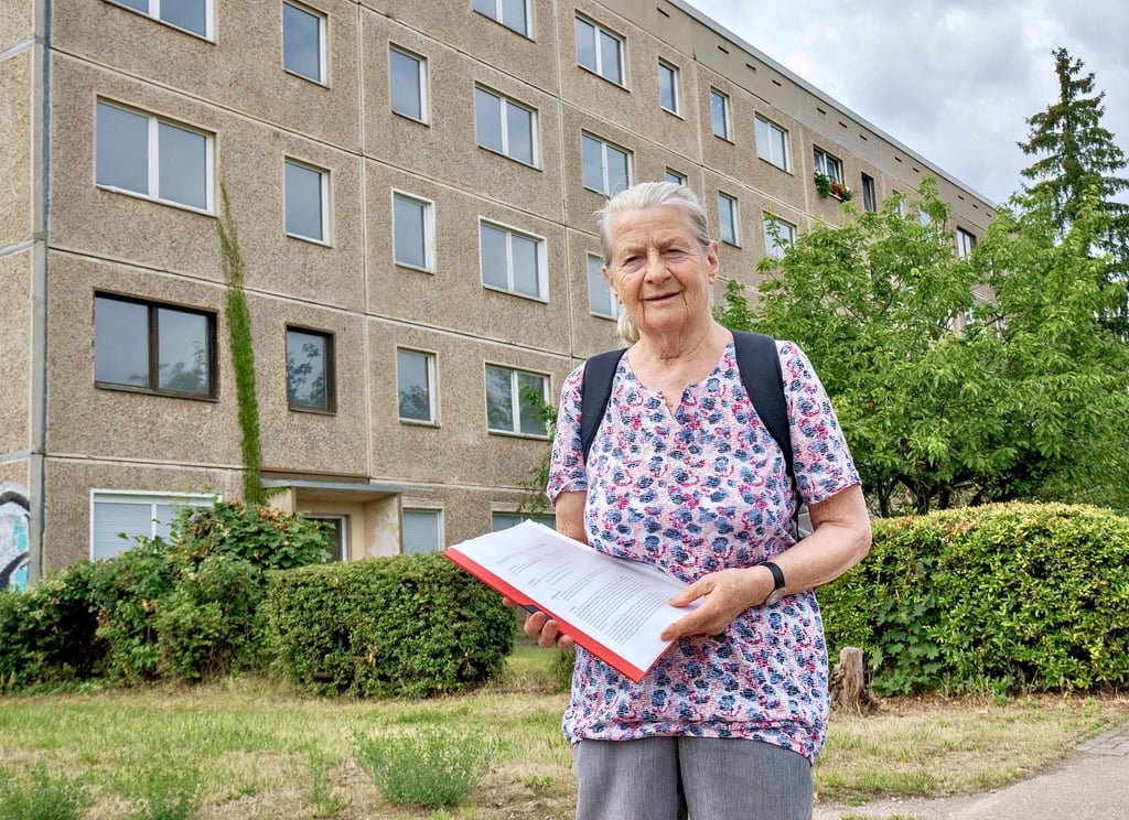 Gerlinde Lechler möchte in den Block in der Friedhofstraße ziehen, darf es aber nicht.