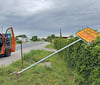Das Ortseingangsschild an der Heerener Straße in Stendal wurde von Unbekannten beschmiert und umgestoßen. 