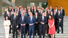 Gruppenbild mit zwei Frauen.
