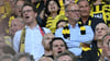 Friedrich Merz (r.) lässt sich gerne mal beim Fußball sehen.