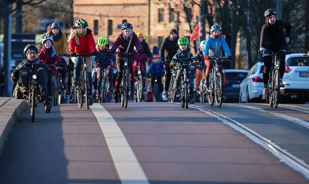 Der Stadtrat in Halle soll nach dem Sommer über ein „Sofortprogramm“ zur Sicherheit von Radwegen abstimmen.