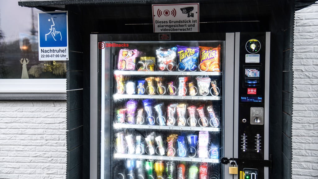 In der Nacht zum Montag, dem 21. Juli, ist in Seehausen ein Snackautomat gesprengt worden.