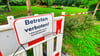 Nach dem Fund des Eichenprozessionsspinners neben Farslebens Kinderspielplatz ist nun auch ein zweiter Spielplatz in Wolmirstedt wegen eines anderen Schädlingsbefalls gesperrt. 