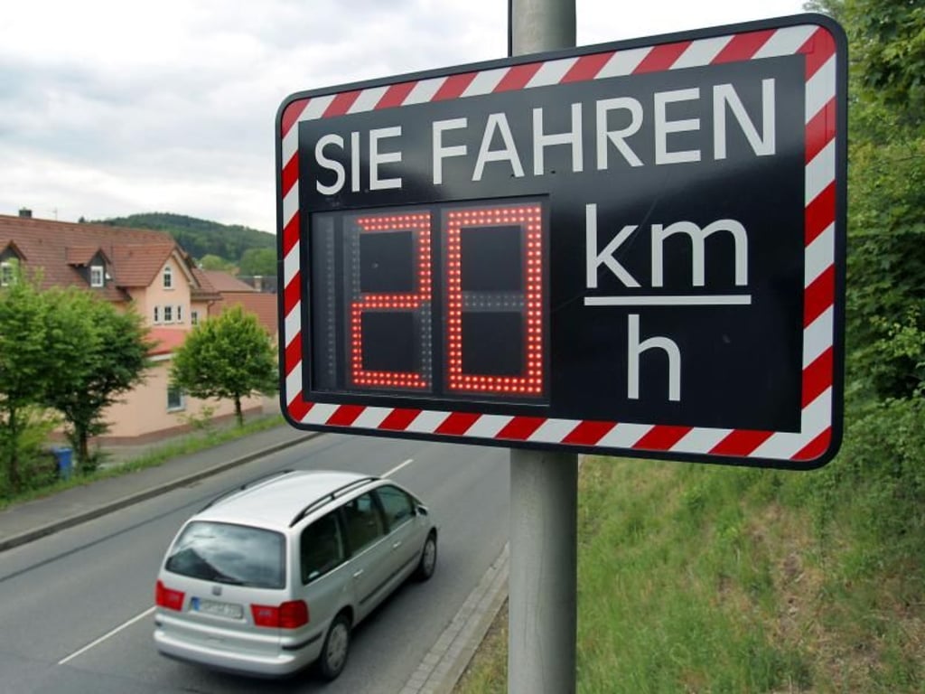 Eine Tafel wie die auf dem Symbolfoto soll bald in Starsiedel zum Einsatz kommen.