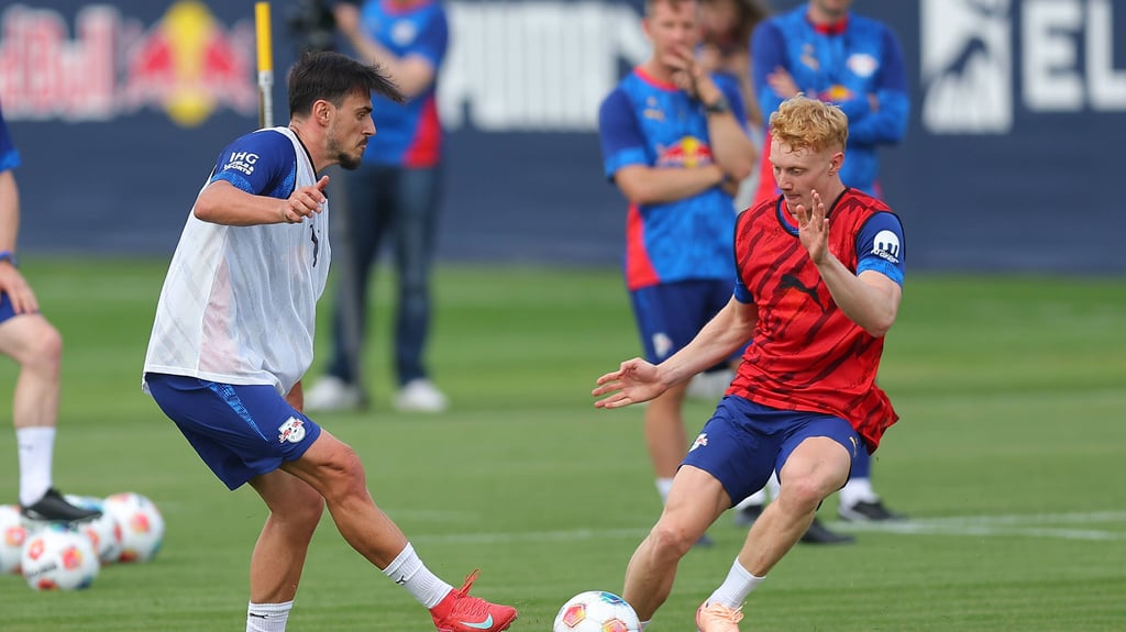 Elmas (l.) im Training von RB Leipzig.