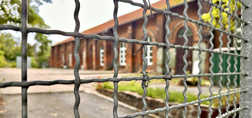 Die Jahnturnhalle ist von 1863 und damit die älteste Sporthalle der Stadt. Einen modernen Neubau in der Nachbarschaft wird es nicht geben.