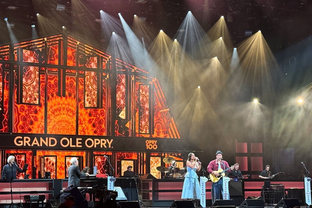 Großer Moment: Das Duo „Johnnyswim“ darf auf der Grand Ole Opry in Nashville spielen.