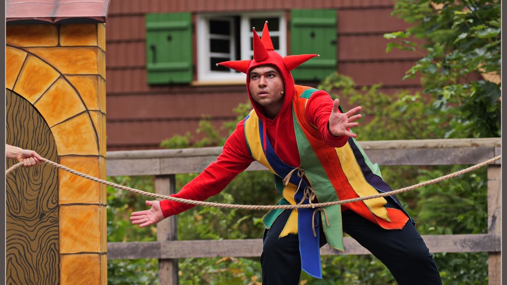 Das Theater der Tiefe führt sein eigens für die Waldbühne Altenbrak geschriebenes Theaterstück „Till Eulenspiegel“ auf.