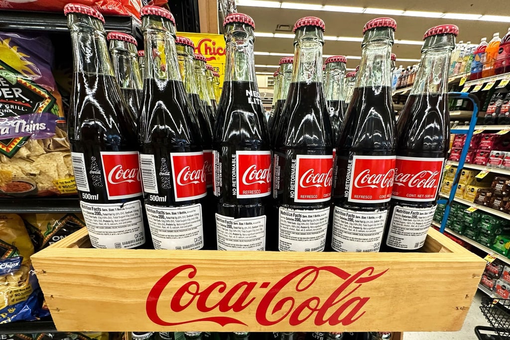 Coca Cola wird Maissirup nicht ersetzen, sondern eine neue Produktreihe mit Rohrzucker einführen. (Archivbild)