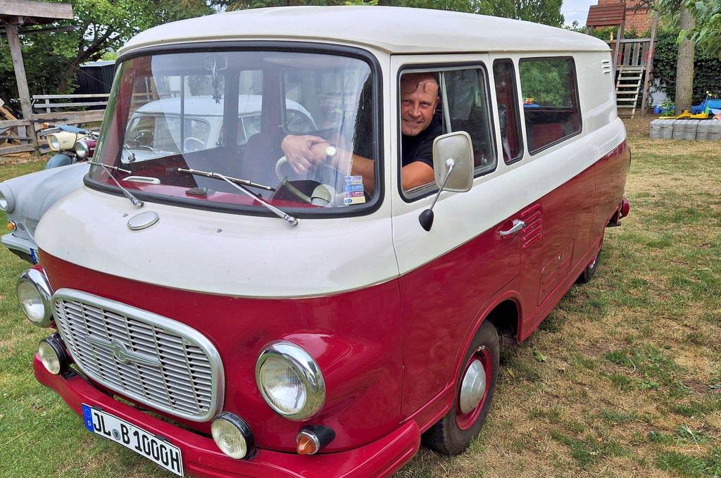 Andreas Mattheka ist seit 2008 stolzer Besitzer des B 1000, der einst als Kleinlöschfahrzeug unterwegs war.