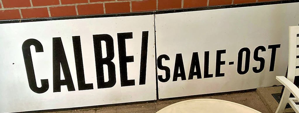 Hier sind ein Binde- und ein Schrägstrich zu viel.