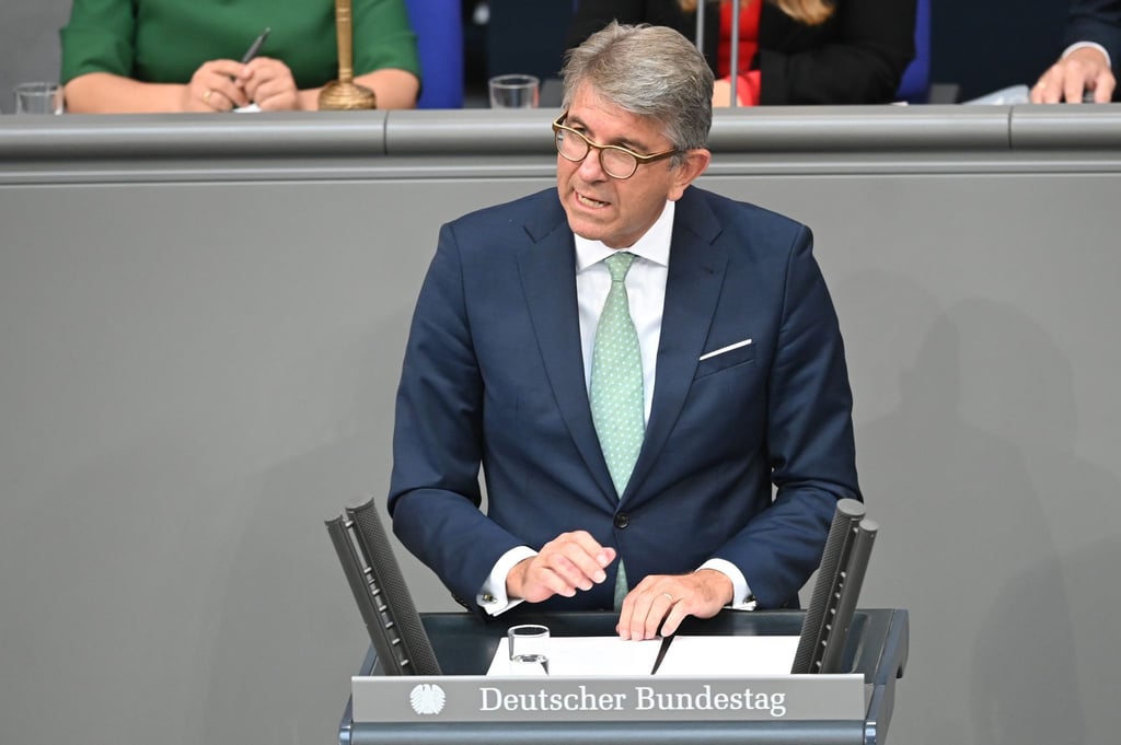 Kulturstaatsminister Wolfram Weimer sorgt sich um die deutsche Filmwirtschaft. (Archivbild)