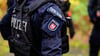 Zwei Männer waren Anfang April durch Schüsse aus einem fahrenden Auto in der Gemeinde Stuhr schwer verletzt worden. Nun meldet die Polizei einen Ermittlungserfolg. (Symbolbild)