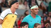 Alexander Zverev (l) trainierte zuletzt in der Nadal-Akademie auf Mallorca.