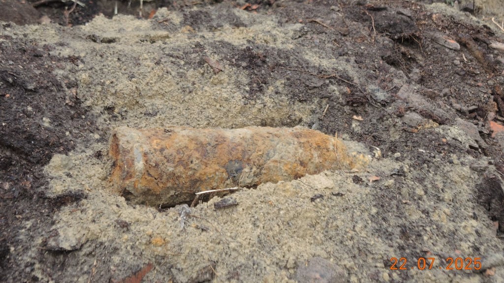 Baggerfahrer entdeckt Sprenggranate in Colbitz.
