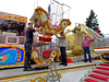 Martin, Vincent und Chef Jens Ganso sind mit dem nostalgischen und 15 Meter hohen Riesenrad zum ersten Mal in Zerbst. Sie sind sehr gespannt und hoffen auf bestes Wetter und gutgelaunte Besucher. 