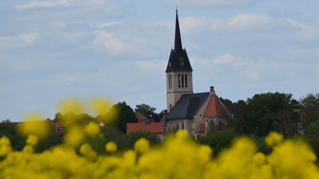 Gut und gerne 300 Menschen passen bei Konzerten in die Kirche St. Bonifatius in Ditfurt.