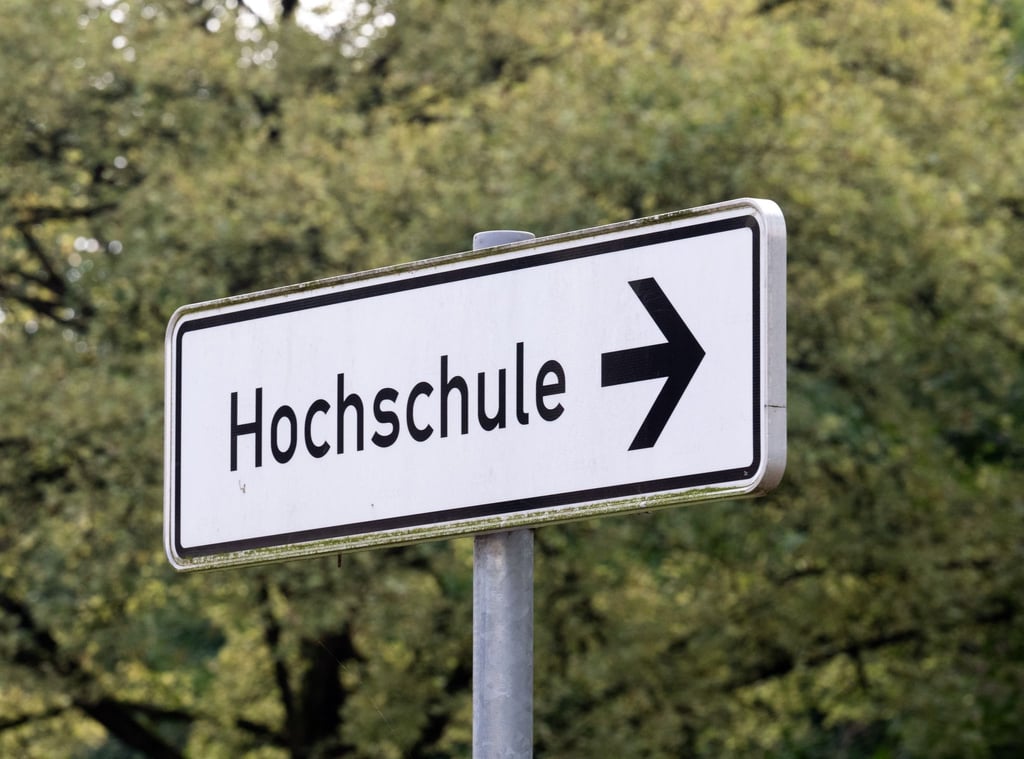 Mehrere Thüringer Hochschulen wollen eigenständige Promotionen möglich machen. (Symbolbild)