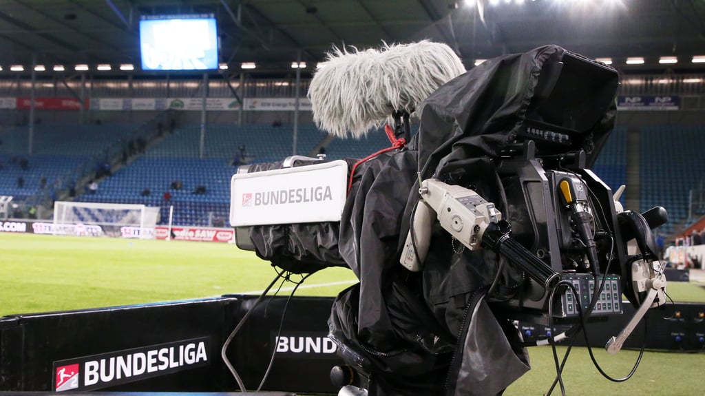 Am Spielfeldrand der Avnet Arena soll für die TV-Teams der übertragenden Sender künftig noch nicht Schluss sein.