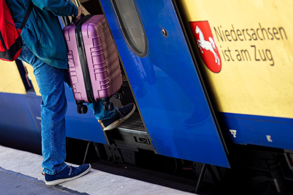 Wegen anhaltender Zugausfälle fordert die LNVG den Regionalbahnbetreiber Start Niedersachsen Mitte zu Verbesserungen auf. (Symbolbild)