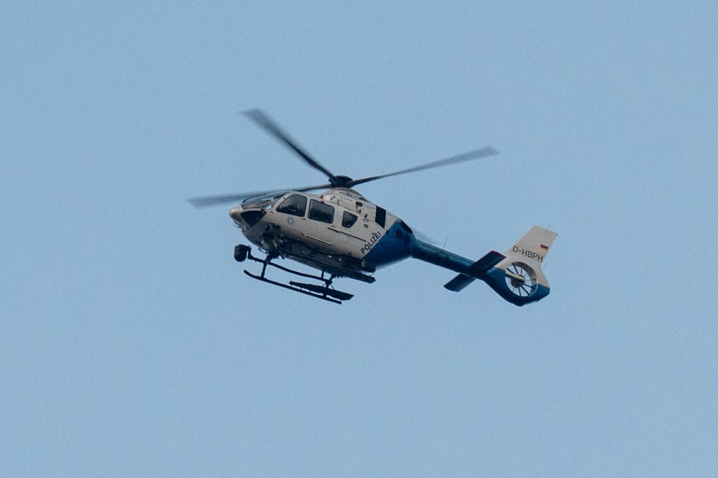 Nach Knallgeräuschen bei Theißen suchte sogar ein Polizeihubschrauber nach den Verursachern.