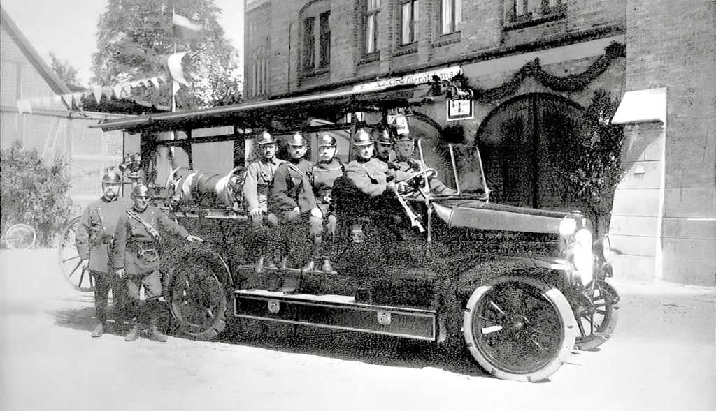 Zum 50-jährigen Bestehen erhielt die Feuerwehr 1925 ein neues Fahrzeug von Magirus.