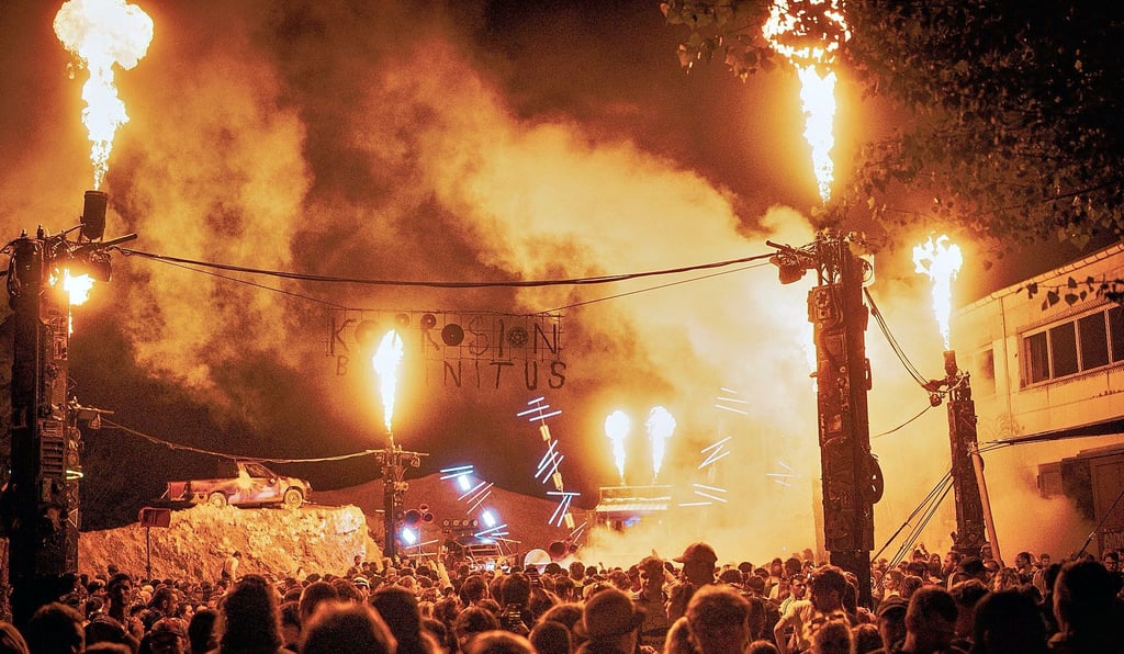Korrosion ist eine der sechs Hauptbühnen, die beim Mahagoni Festival bespielt wird.