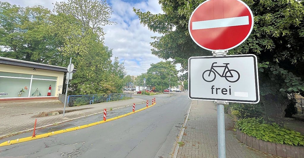 Die Arbeiten werden mit dem Neubau der schon seit Monaten teilgesperrten Loberbrücke Burgstraße/Ratswall beginnen.