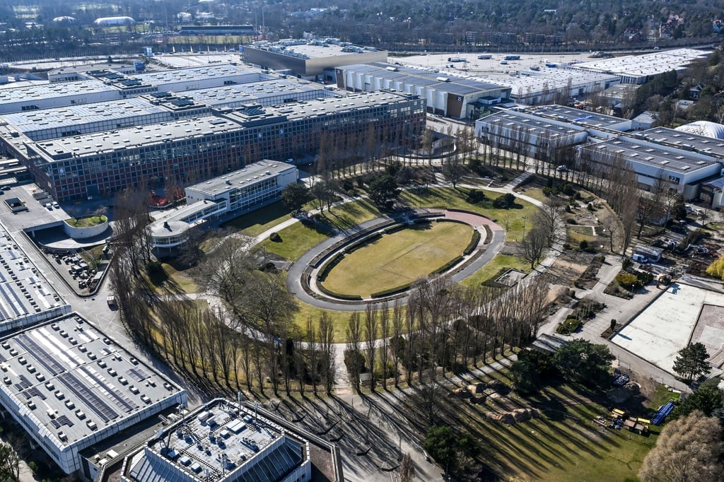 Auf dem Berliner Messegelände soll an der Stelle der Halle 9 ein neues Kongresszentrum entstehen. (Archivbild)