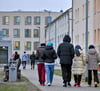Flüchtlinge warten auf einen positiven Asylantrag.