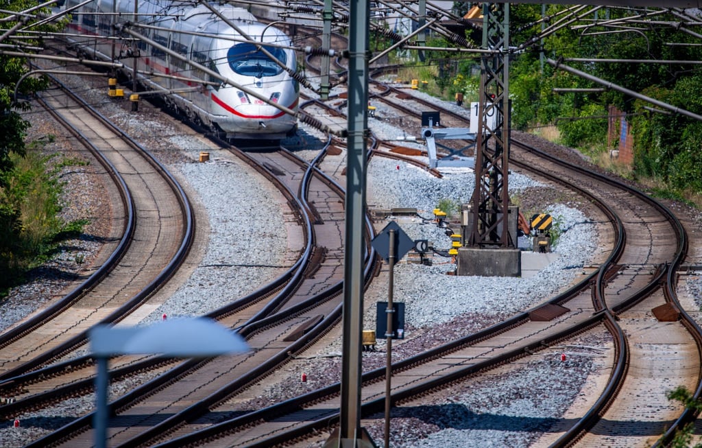 Am Bremer Hauptbahnhof könnten Verbindungen ausfallen. (Symbolbild)
