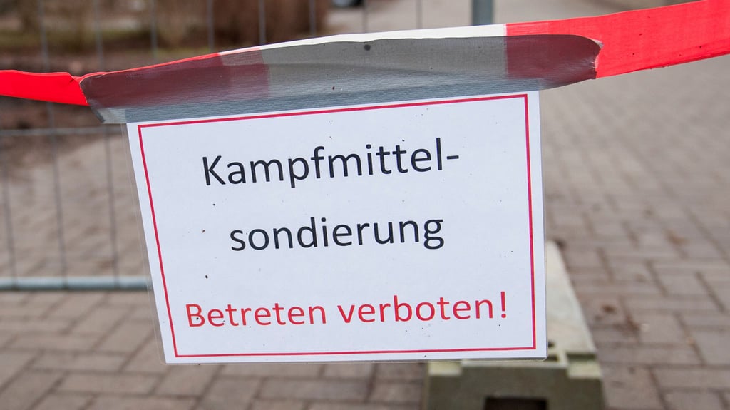 Bevor im Zoo Magdeburg der Umbau des Schimpansen-Geheges weitergehen kann, musste nach Blindgängern aus dem Zweiten Weltkrieg gesucht werden.