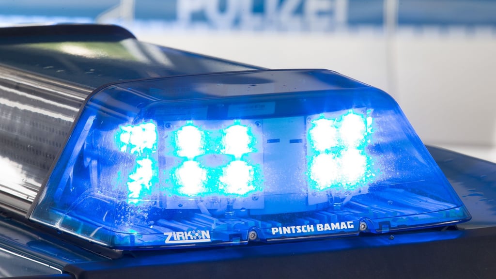 Die B246A nahe Altenweddingen ist derzeit nach einem Unfall voll gesperrt.