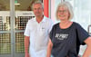  Dr. Hans-Georg Damert, Chefarzt der plastischen und ästhetischen Chirurgie in der Bördeklinik Neindorf, mit seiner Patientin Birgit J.