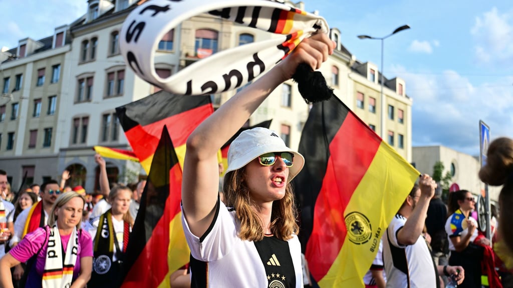 Viel los in der Schweiz: Die Fans strömten in die Stadien.