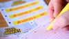 Im Eurojackpot lagen 113 Millionen Euro. Nach zehn Ziehungen ohne Hauptgewinn gibt es nun mindestens zwei Gewinner. (Archivbild)